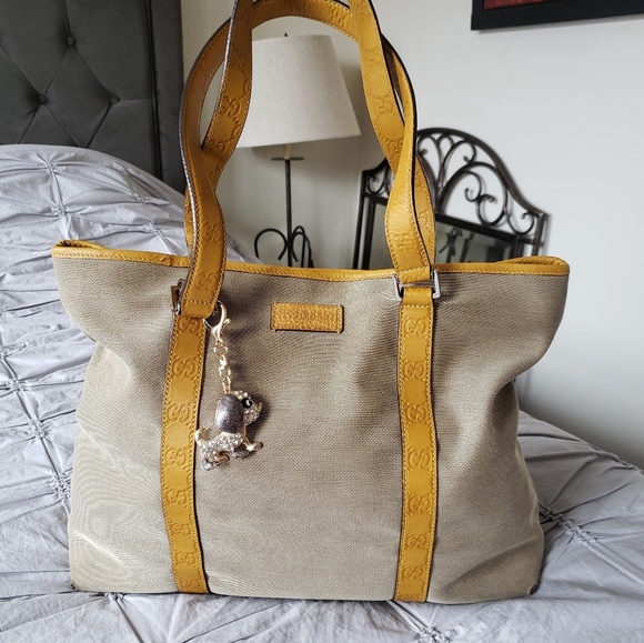 Gucci Handbags - GUCCI🌝AUTHENTIC LARGE GUCCISIMA/CANVAS TOTE